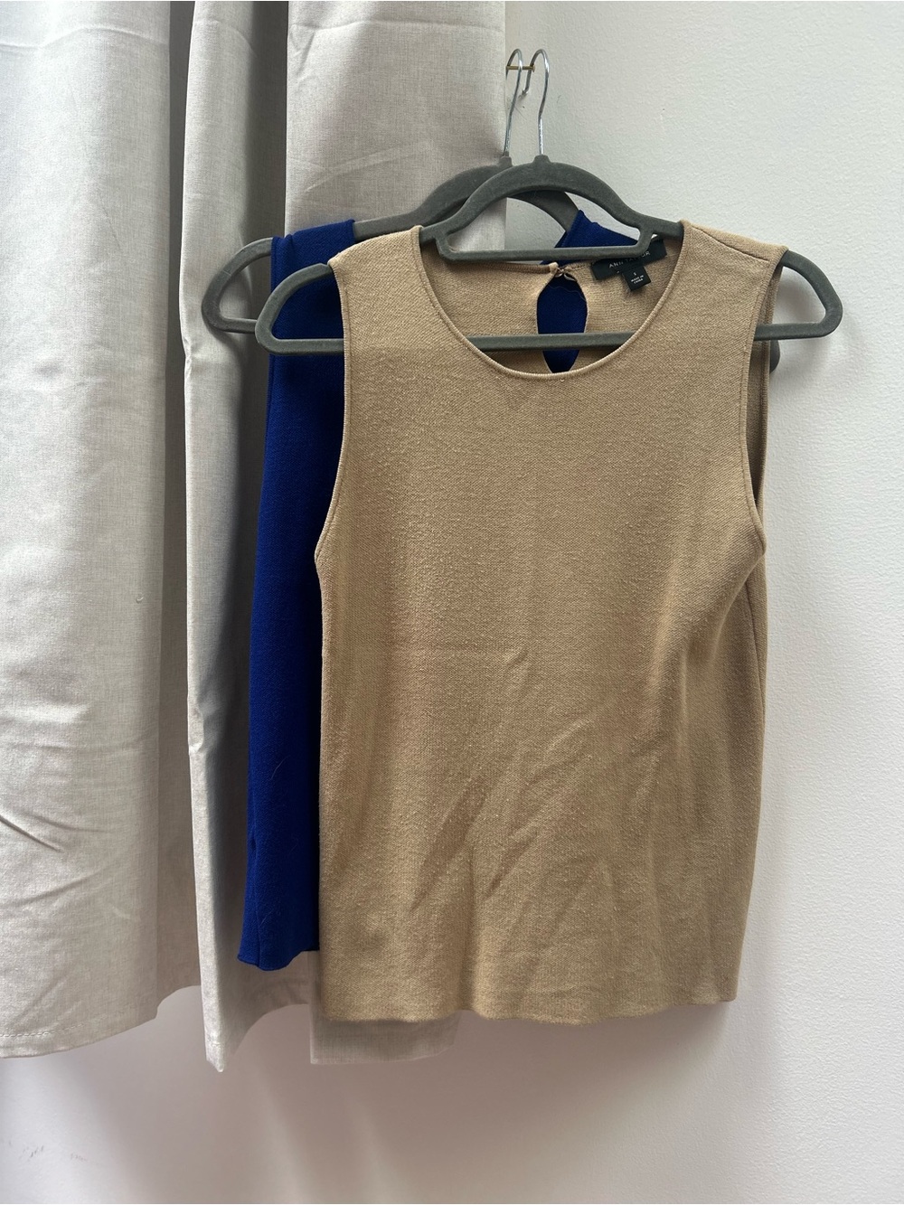 *bundle* Ann Taylor Sleeveless Knit Tanks
